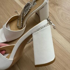 Elegant NEW White Block Heel Sandals